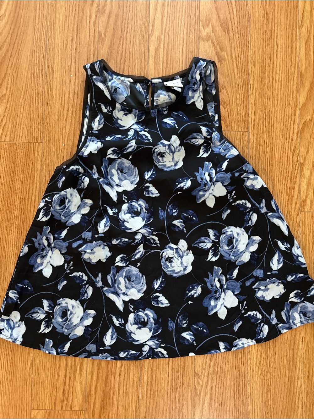 Kohl's Black Sleeveless Floral Swing Top with Blue Roses